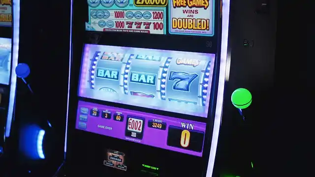 Brief History of Slot Machines and how they changed gambling