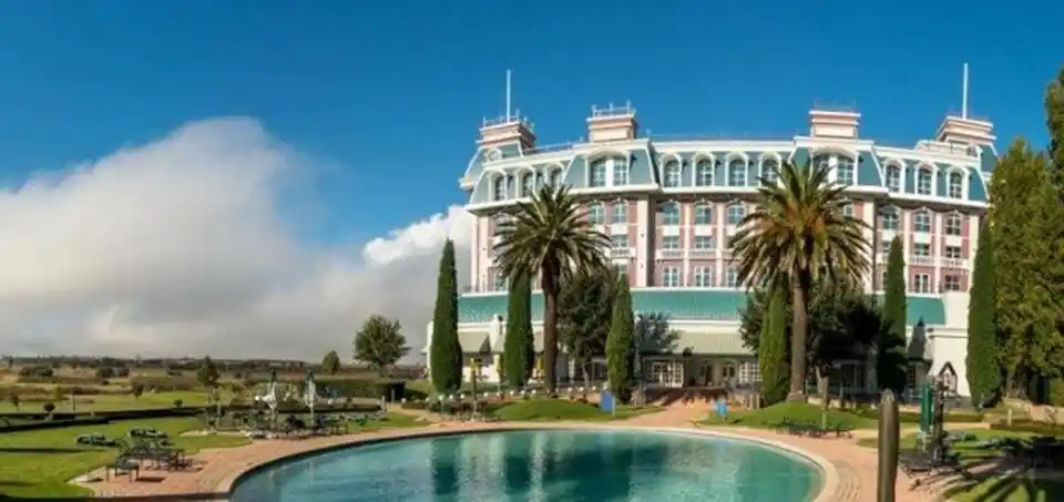 Graceland Casino Hotel